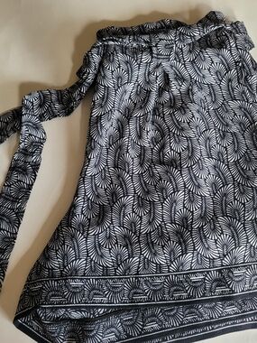 Max Studio Black & White Printed High-Waist Shorts
